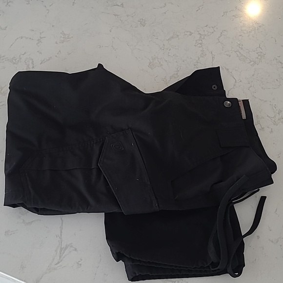 Excellent used condition 5.11 tactical pants - Picture 2 of 4